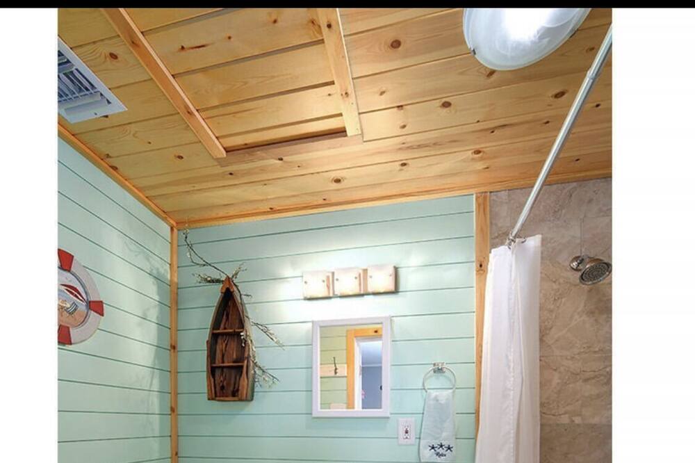 Photo of Bathroom in Port Pine Heights