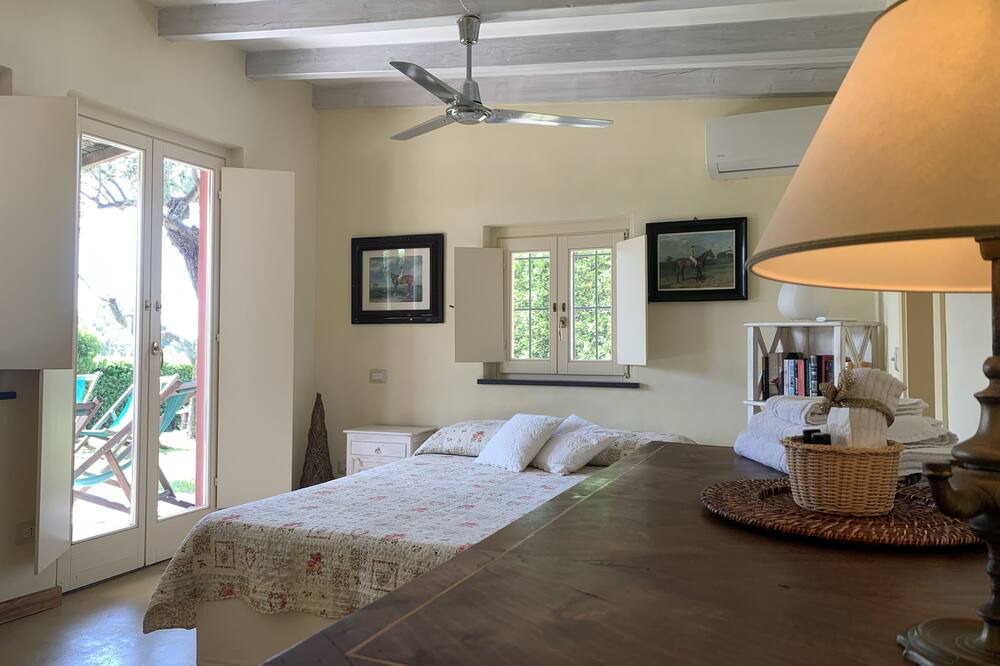 Photo of Bedroom in Montemarcello