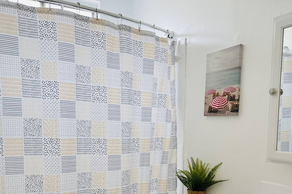 Photo of Bathroom in Gardena