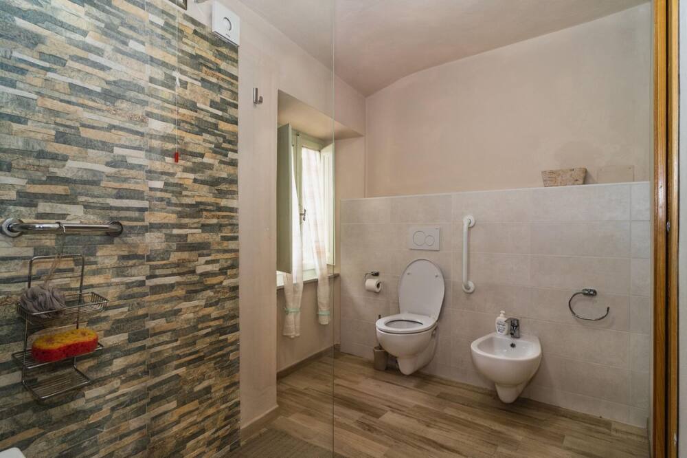 Photo of Bathroom in Poggio