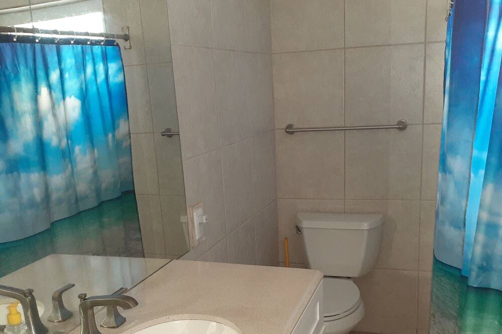 Photo of Bathroom in Little Torch Key