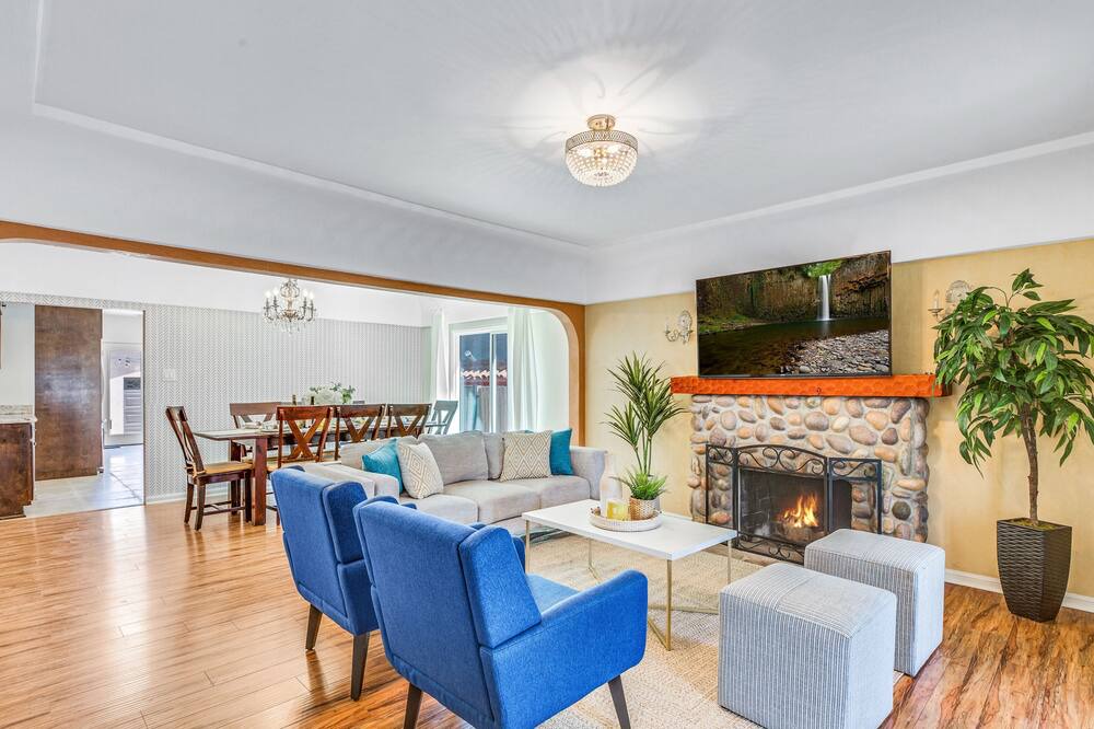 Photo of Livingroom in Lennox