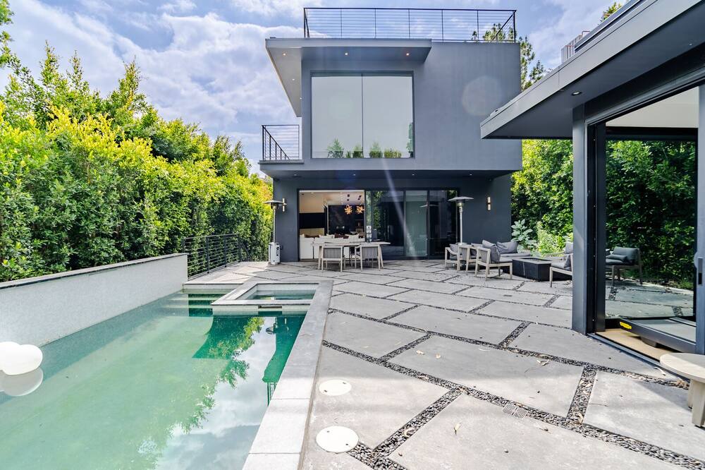 Photo of Outdoor in Hollywood