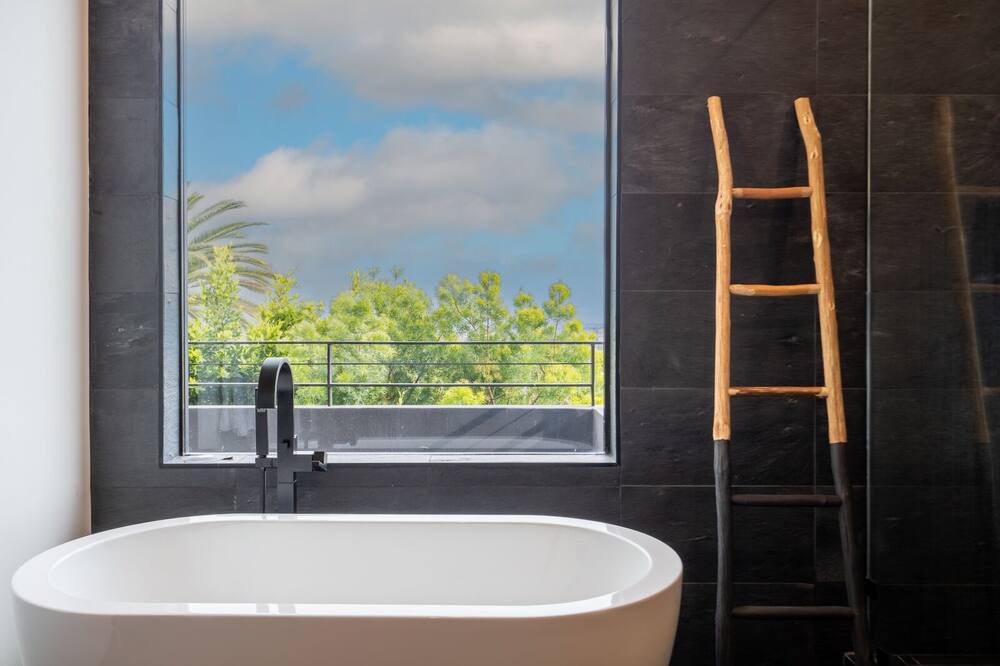 Photo of Bathroom in Hollywood