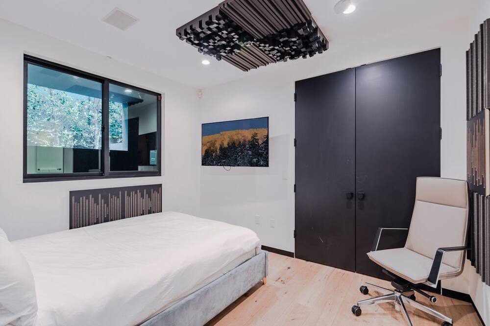Photo of Bedroom in Hollywood