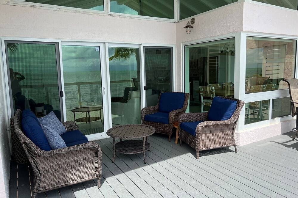 Photo of Patio Balcony in Pirates Cove