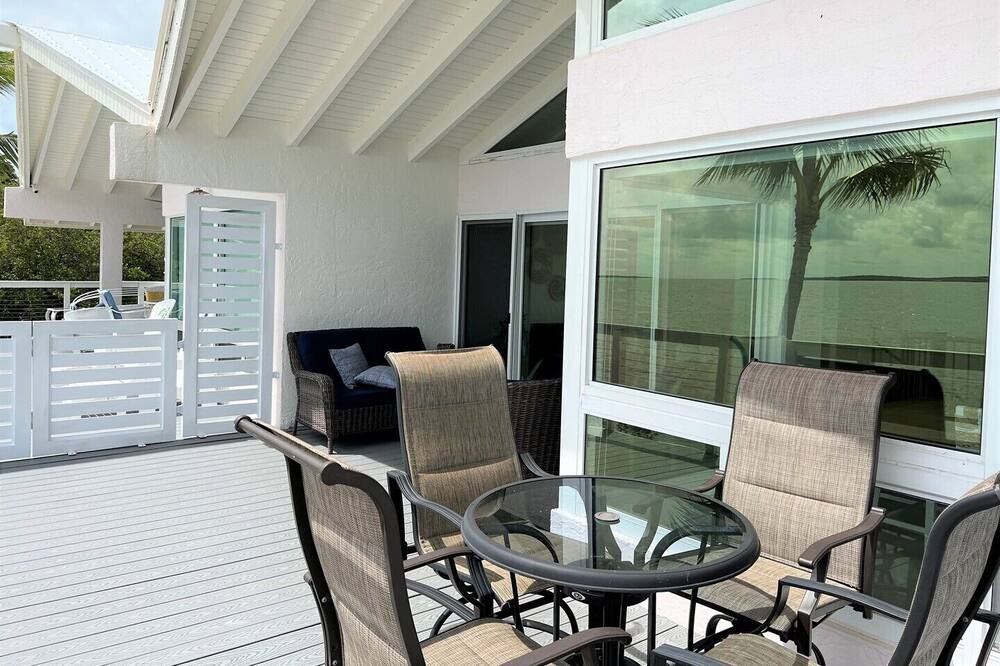 Photo of Patio Balcony in Pirates Cove