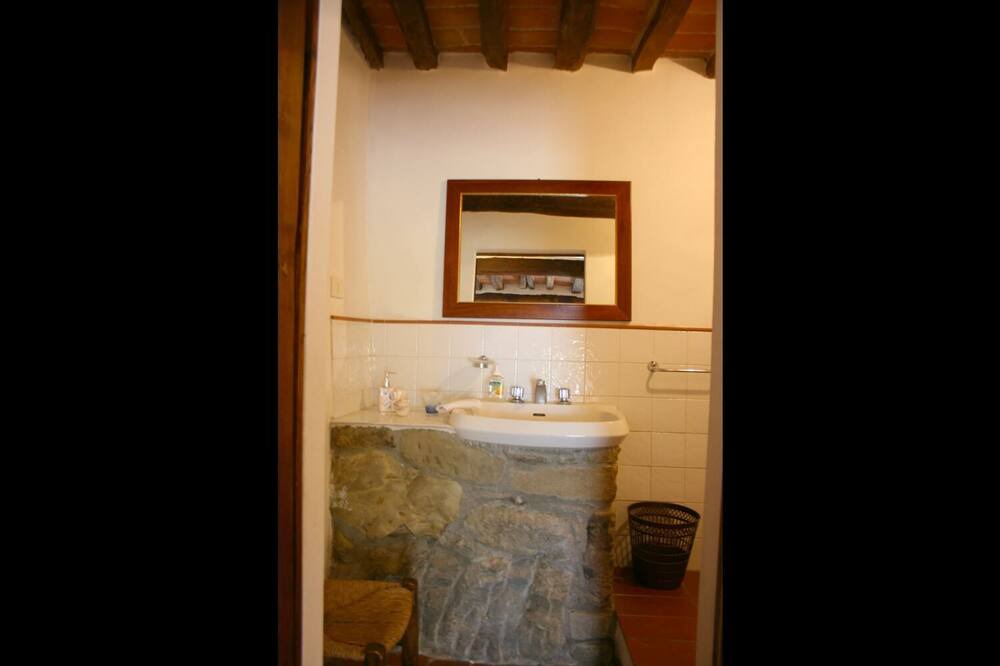 Photo of Bathroom in San Pietro a Cegliolo