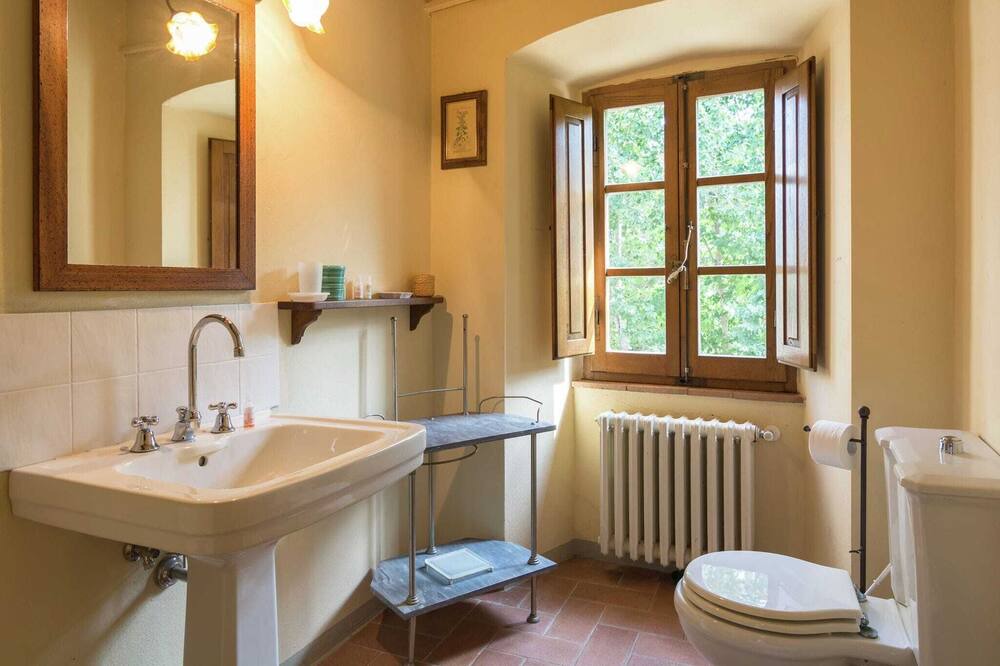 Photo of Bathroom in Monterchi