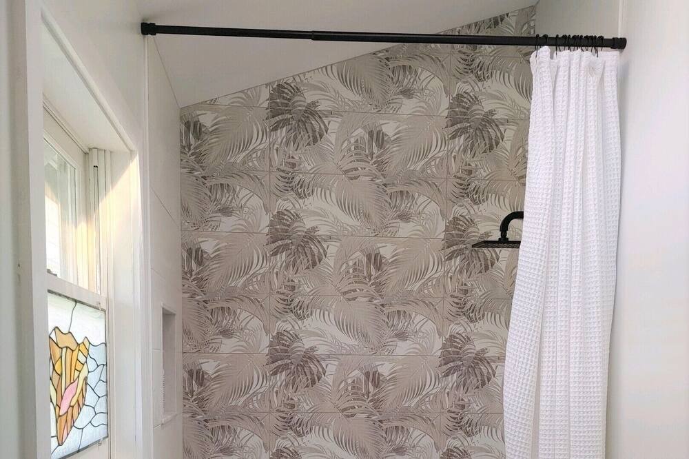 Photo of Bathroom in Summerland Key