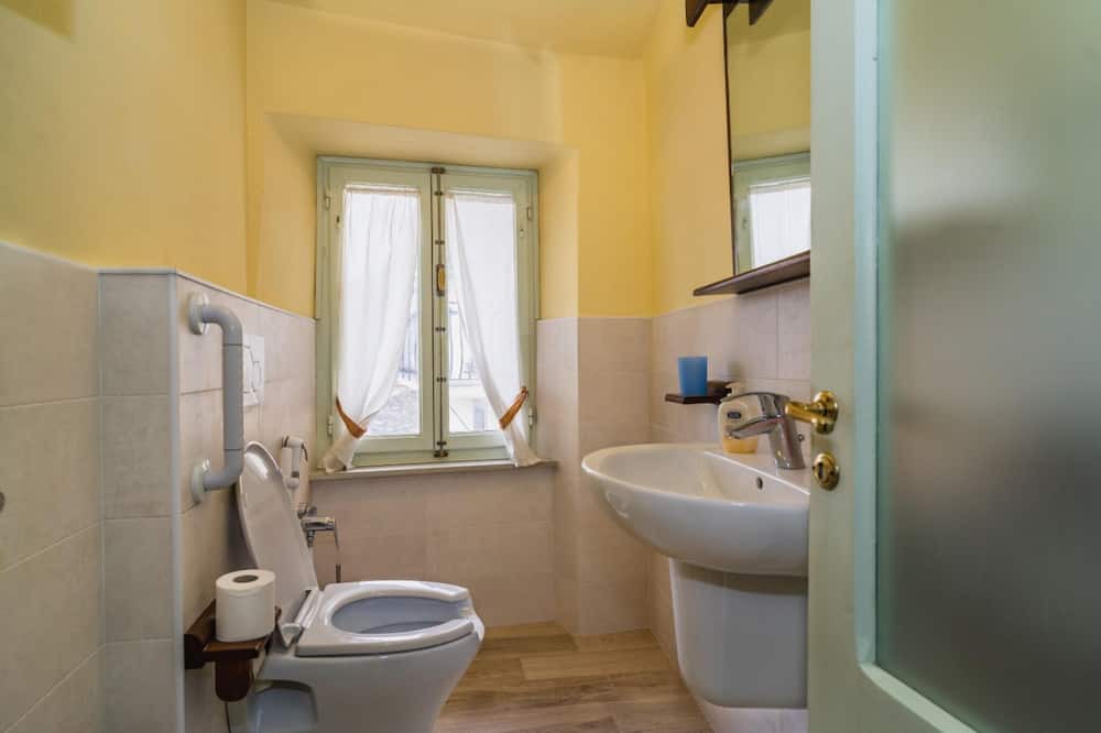 Photo of Bathroom in Poggio