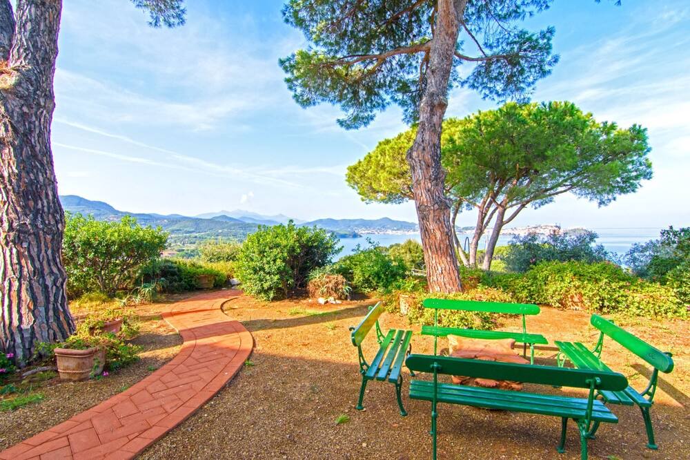 Photo of Outdoor in Magazzini