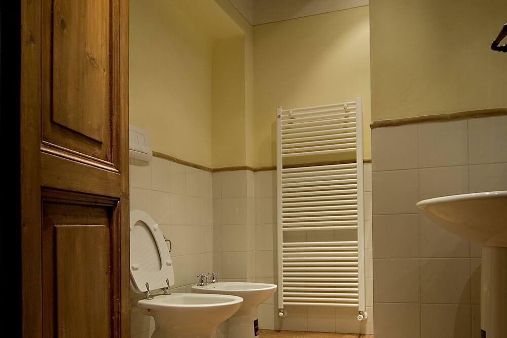 Photo of Bathroom in Montefalco