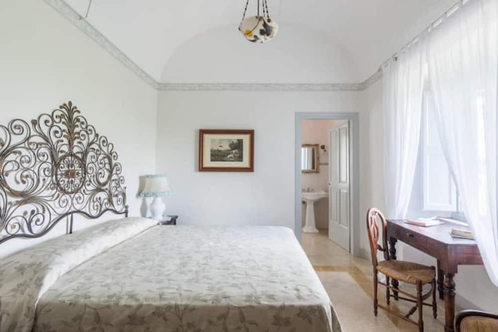 Photo of Bedroom in Farnese