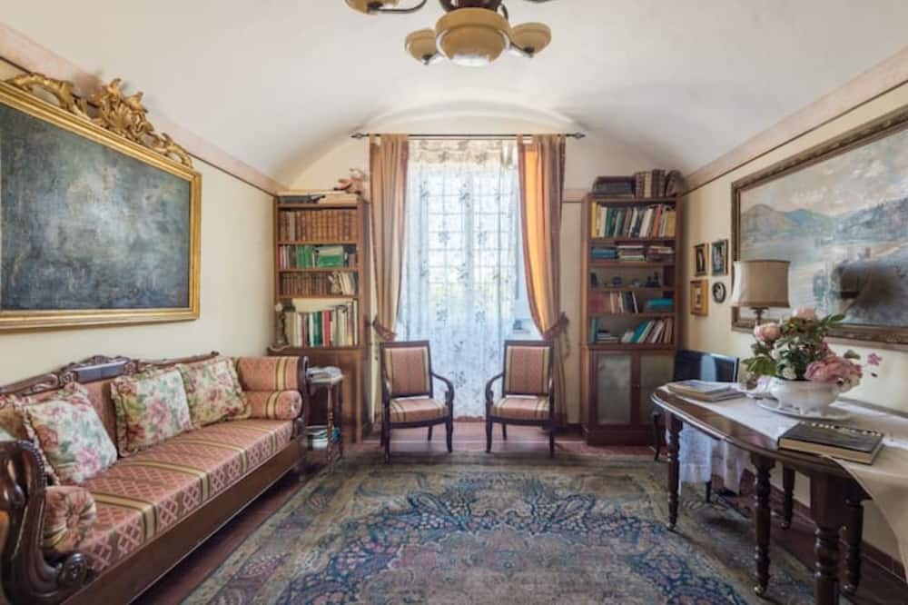 Photo of Others in Farnese