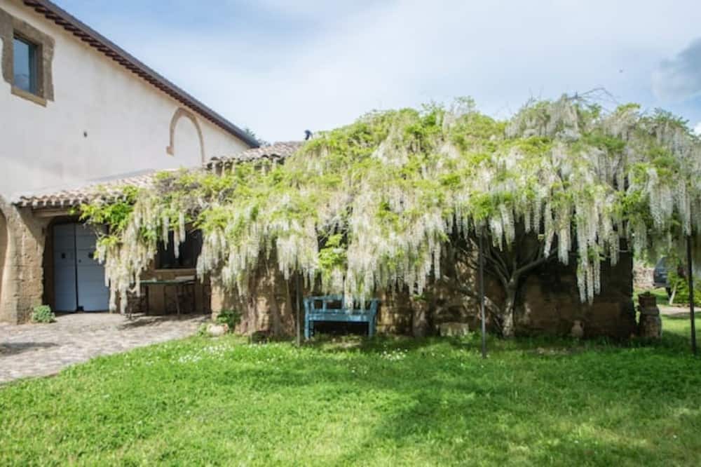 Photo of Outdoor in Farnese