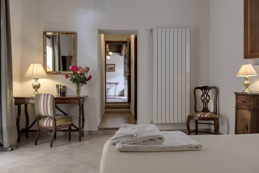 Photo of Bedroom in Mensanello