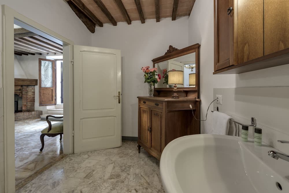 Photo of Bathroom in Mensanello