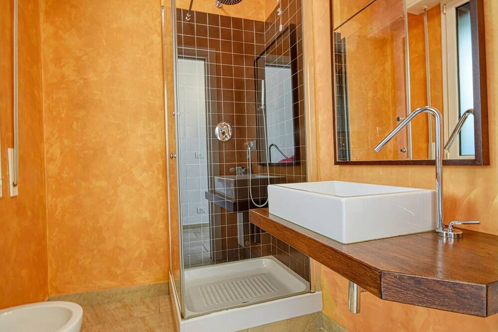 Photo of Bathroom in Recco