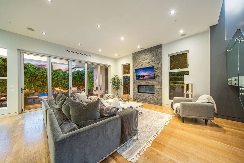 Photo of Livingroom in Beverly Grove