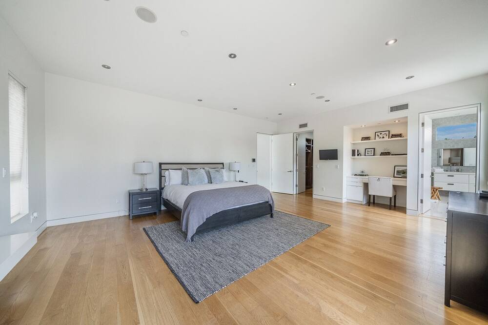 Photo of Bedroom in Beverly Grove
