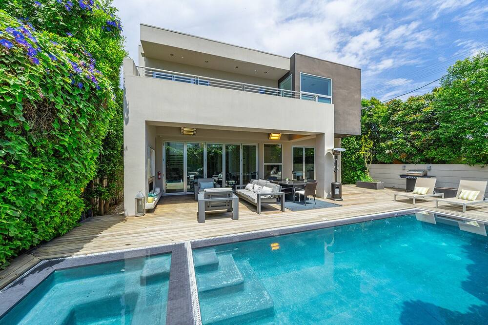 Photo of Outdoor in Beverly Grove