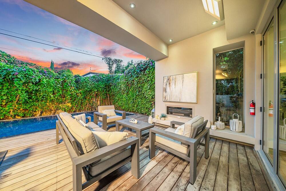 Photo of Outdoor in Beverly Grove
