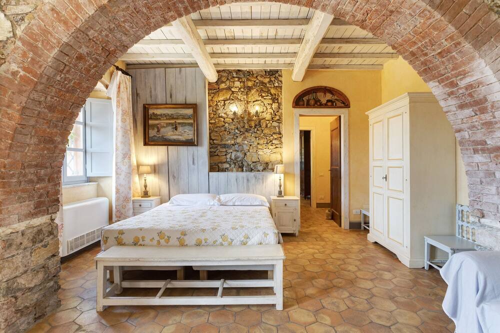 Photo of Bedroom in Castelnuovo Magra