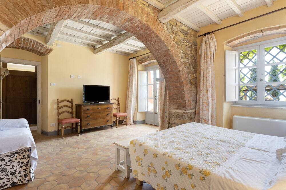 Photo of Bedroom in Castelnuovo Magra