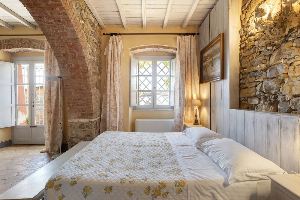 Photo of Bedroom in Castelnuovo Magra