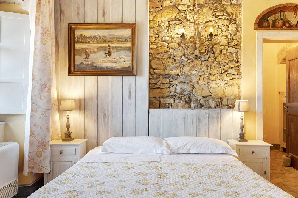 Photo of Bedroom in Castelnuovo Magra