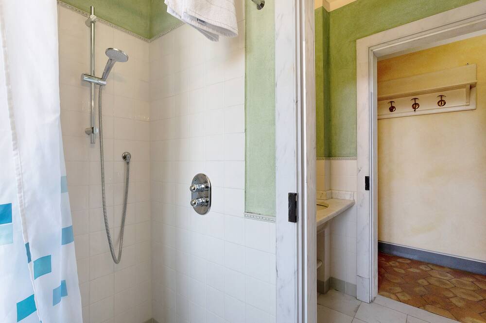 Photo of Bathroom in Castelnuovo Magra