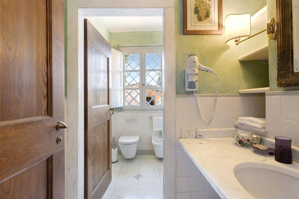 Photo of Bathroom in Castelnuovo Magra