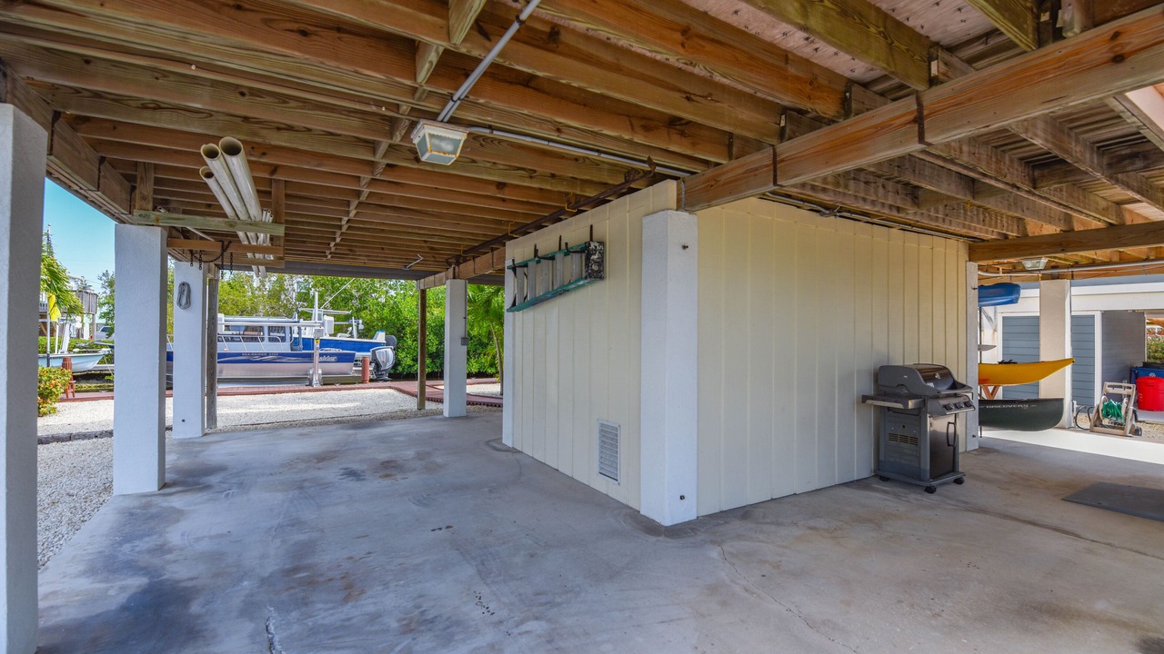 Photo of Patio Balcony in Cutthroat Harbor Estates