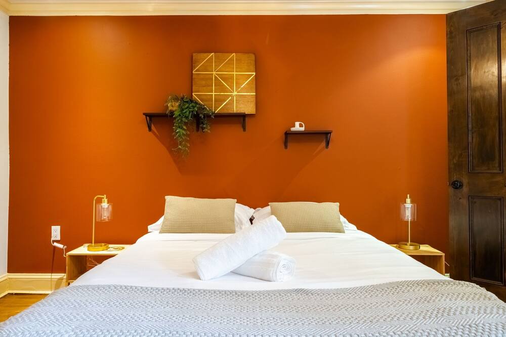 Photo of Bedroom in Studio City