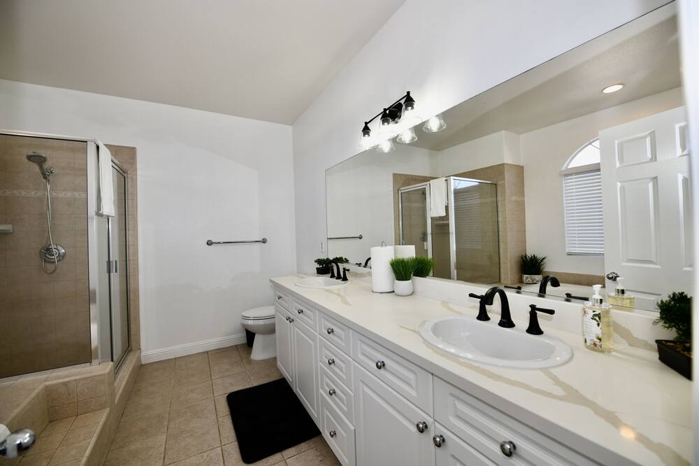 Photo of Bathroom in Gardena