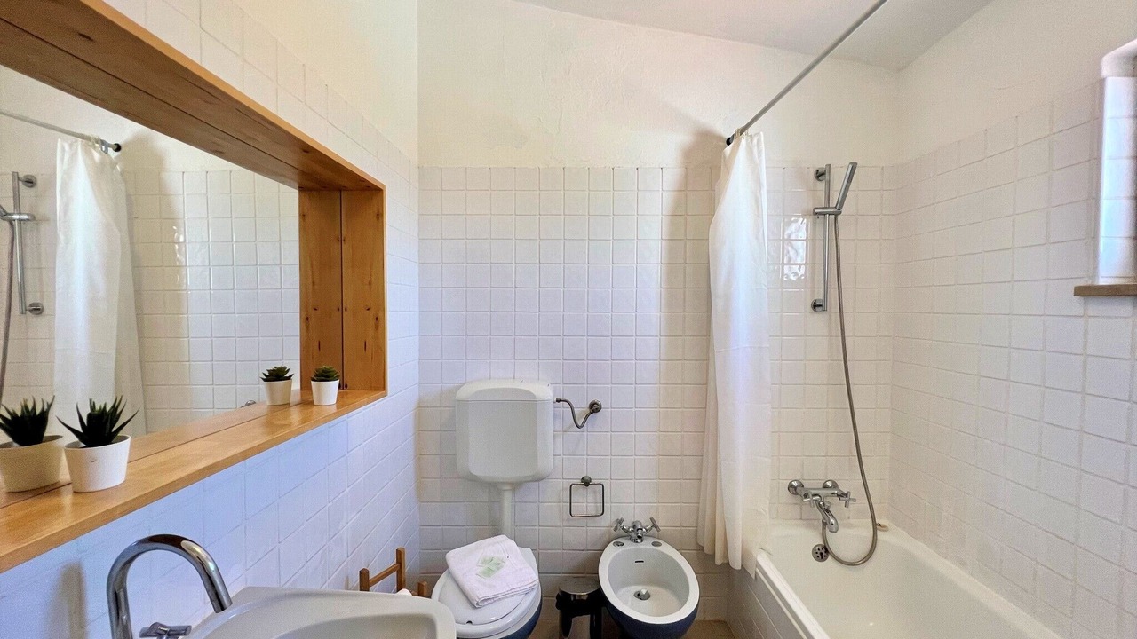 Photo of Bathroom in Alporchinhos