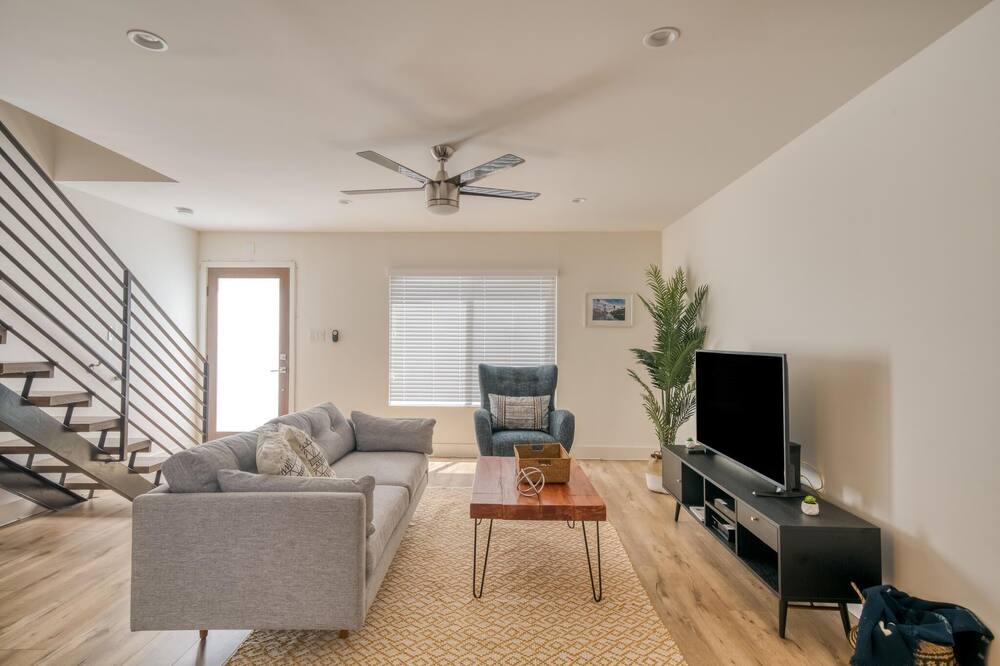 Photo of Livingroom in Torrance