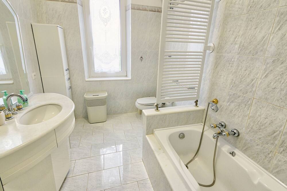 Photo of Bathroom in Tollo