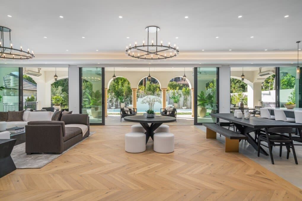 Photo of Others in The Flats