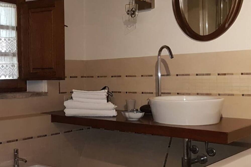 Photo of Bathroom in Casale Marittimo