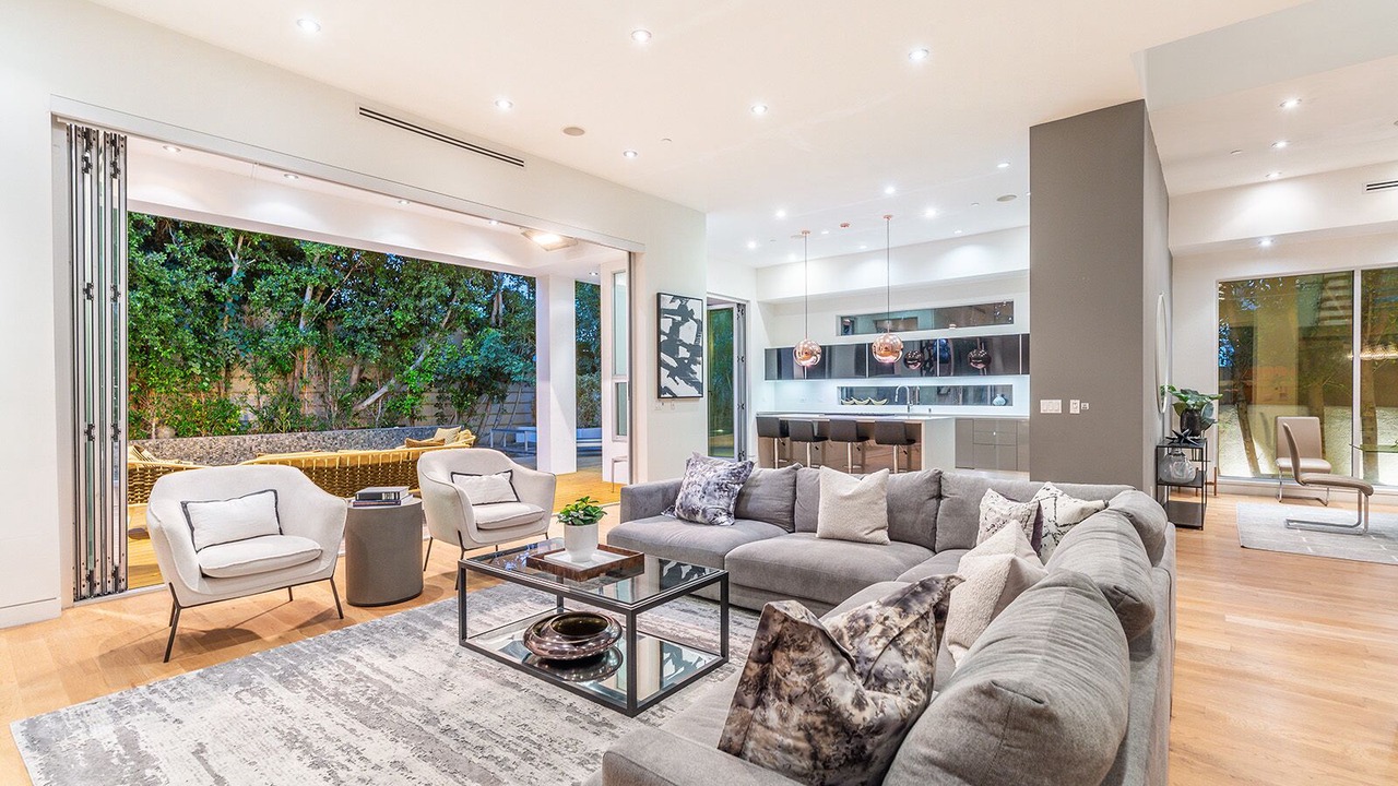 Photo of Livingroom in Beverly Grove