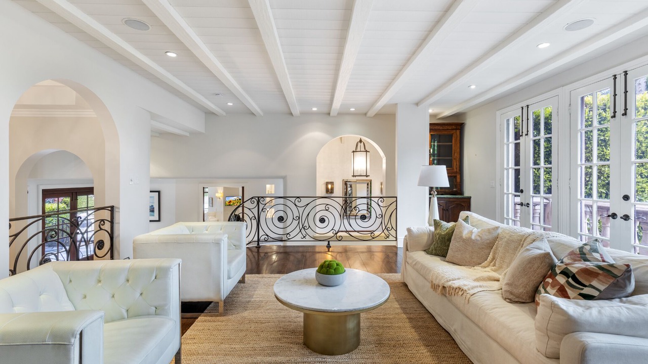 Photo of Livingroom in Beverly Hills