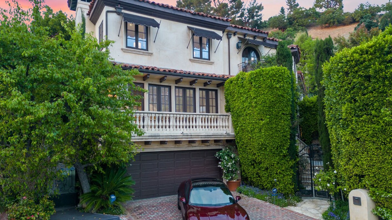 Photo of Outdoor in Beverly Hills