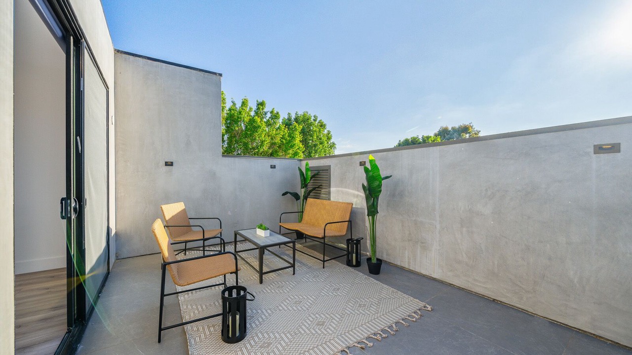 Photo of Outdoor in Pico - Robertson