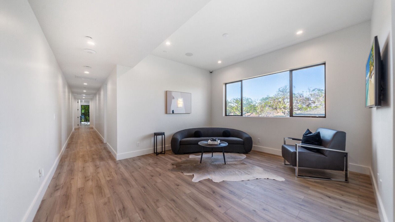 Photo of Livingroom in Pico - Robertson