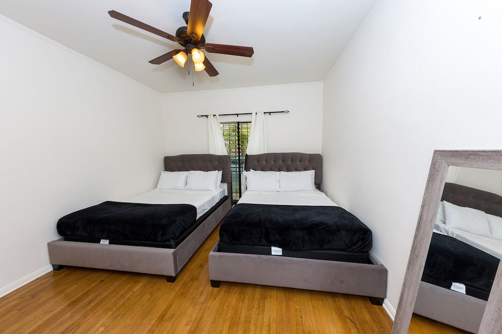 Photo of Bedroom in Carthay Circle