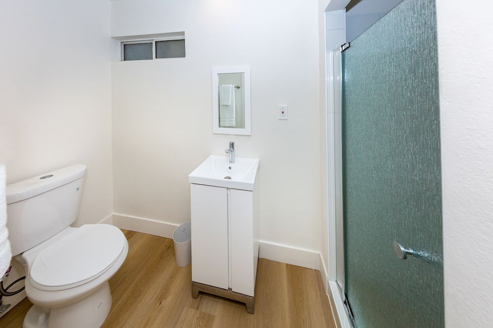 Photo of Bathroom in Pico - Robertson