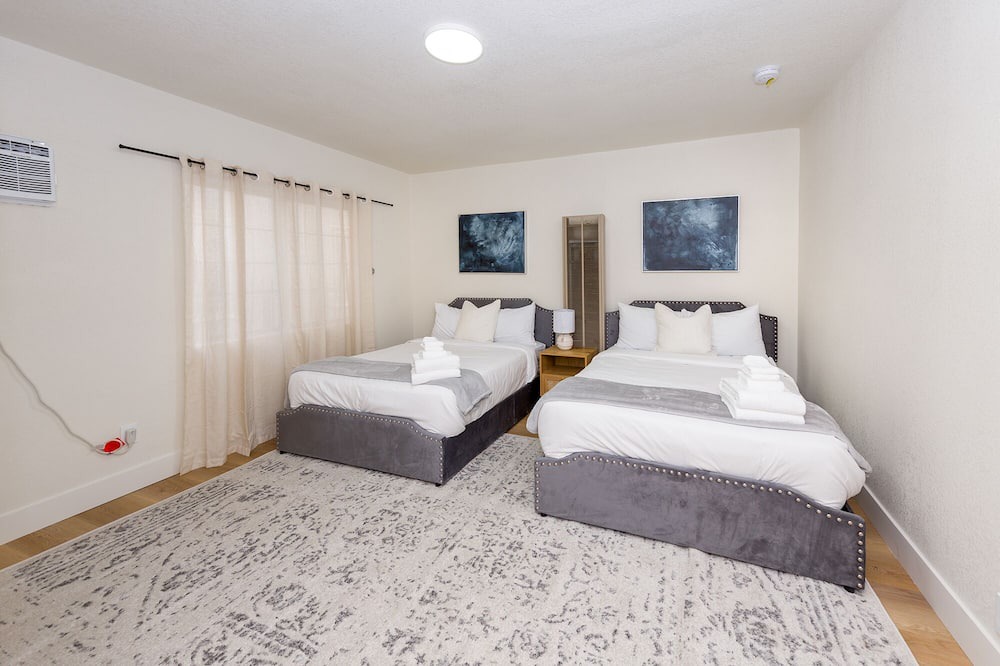 Photo of Bedroom in Pico - Robertson