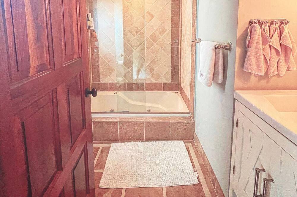 Photo of Bathroom in Hollywood Hills